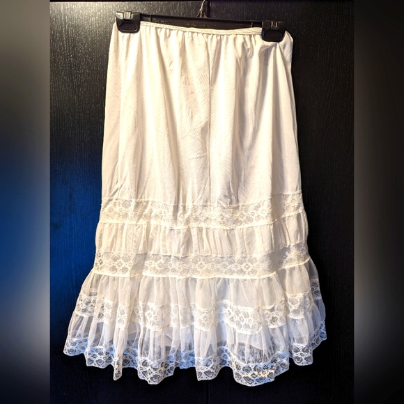 Vintage 50s-60s Venus Form, Dupont Nylon half slip/underskirt - Picture 2 of 8